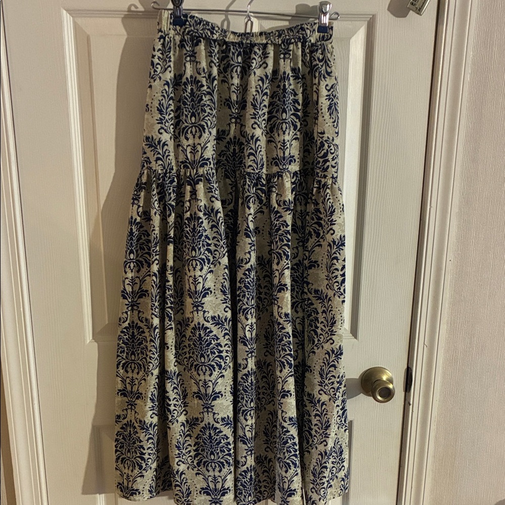 SHEIN maxi skirt size medium
